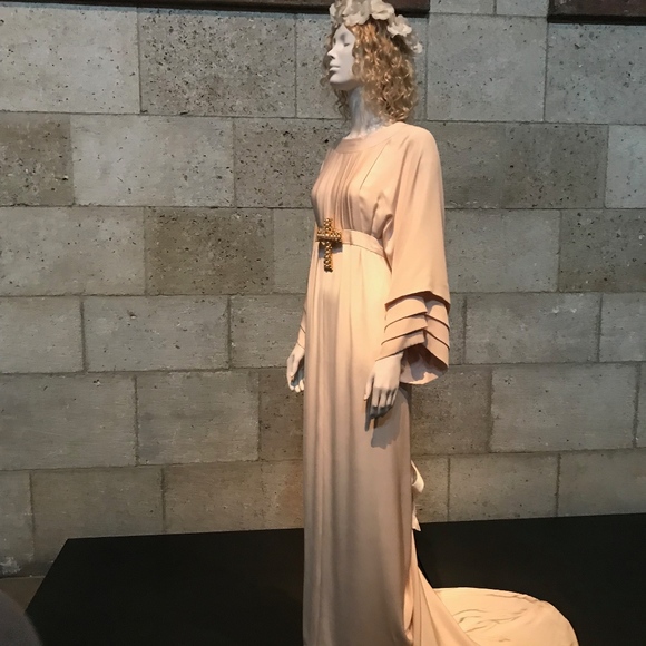 Meet your Posher, Christine - Picture 3 of 8